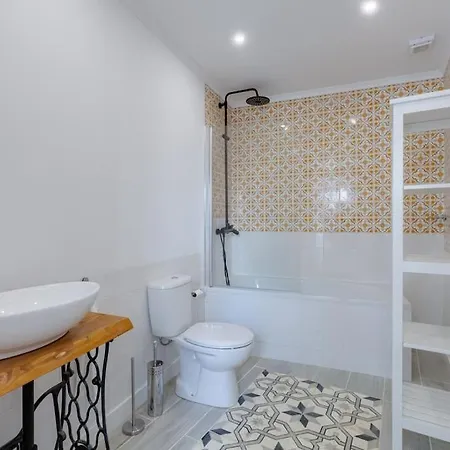 Renovated Historic ~large & Cozy ~casa Nespereira Lägenhet *