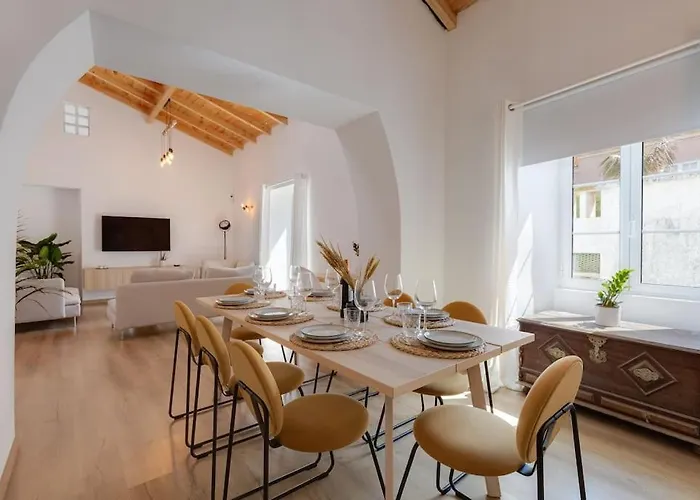 아파트 Renovated Historic ~large & Cozy ~casa Nespereira *